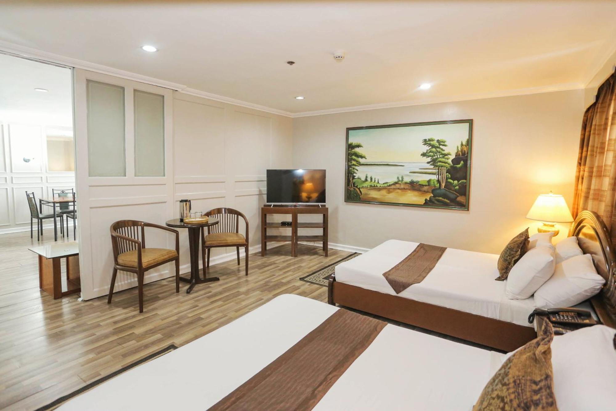 Holiday Plaza Hotel - Cebu Extérieur photo