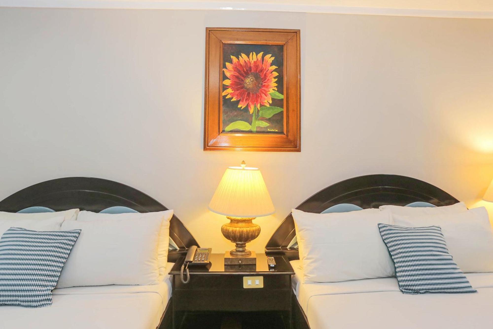 Holiday Plaza Hotel - Cebu Extérieur photo
