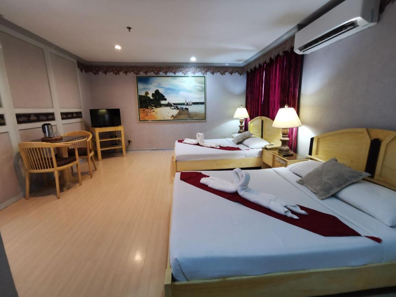 Holiday Plaza Hotel - Cebu Extérieur photo