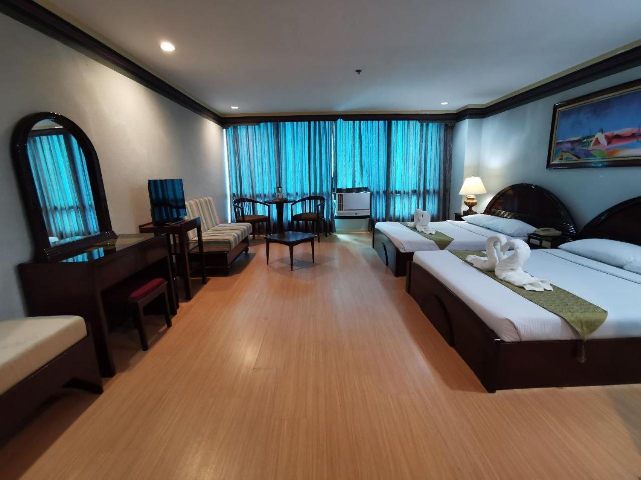 Holiday Plaza Hotel - Cebu Extérieur photo