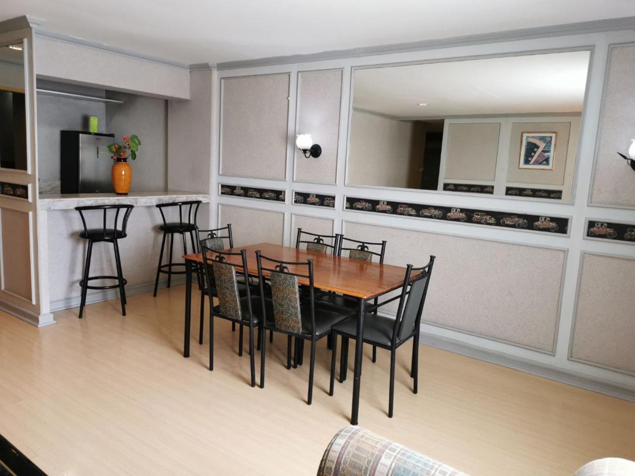 Holiday Plaza Hotel - Cebu Extérieur photo